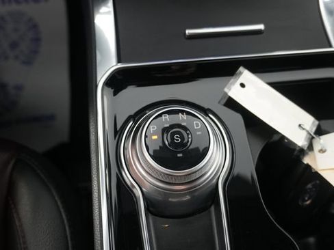 Used 2020 Ford Edge Titanium w/ Equipment Group 301A AWD/4WD image 18