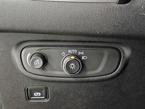 Used 2018 GMC Terrain SLE w/ Driver Convenience Package FWD image 33
