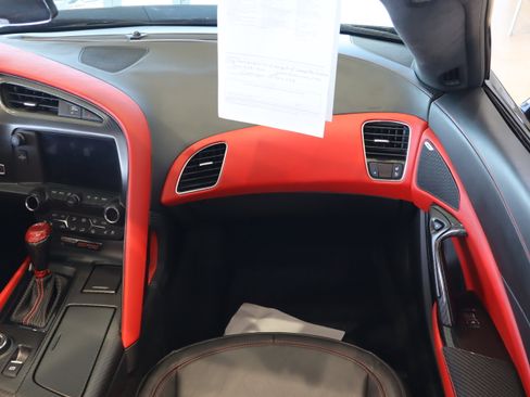 Used 2016 Chevrolet Corvette Z06 w/ 3LZ Preferred Equipment Group image 15