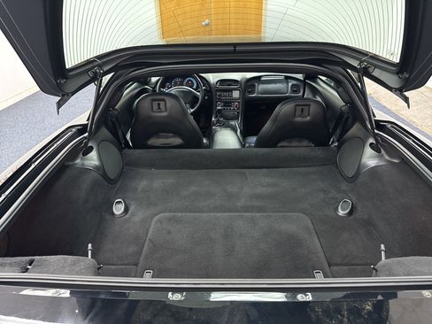 Used 2003 Chevrolet Corvette Coupe w/ Preferred Equipment Group RWD image 12