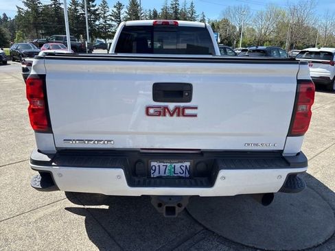 Used 2016 GMC Sierra 3500 Denali w/ Duramax Plus Package image 7