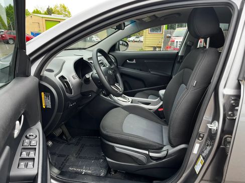 Used 2016 Kia Sportage LX AWD/4WD image 9