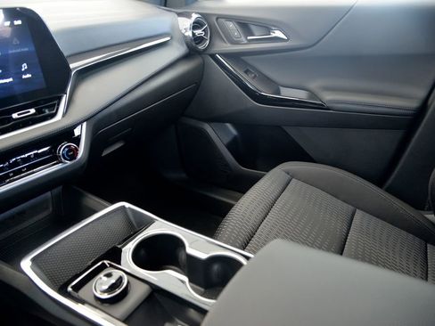 Used 2026 Chevrolet Equinox LT w/ Safety and Technology Package image 26