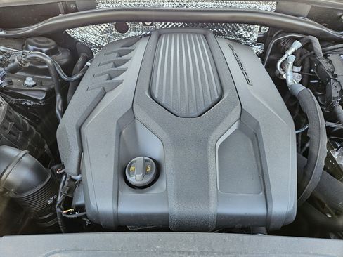 Certified 2026 Porsche Macan AWD/4WD image 30
