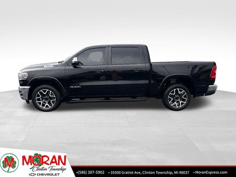 Used 2025 RAM 1500 Laramie AWD/4WD image 3