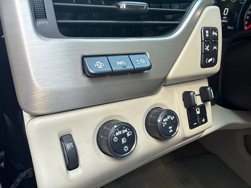 Used 2018 GMC Yukon Denali w/ Denali Ultimate Package AWD/4WD image 26