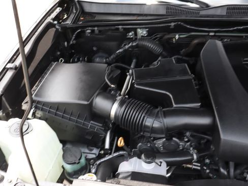 Used 2019 Toyota Tacoma TRD Sport AWD/4WD image 12