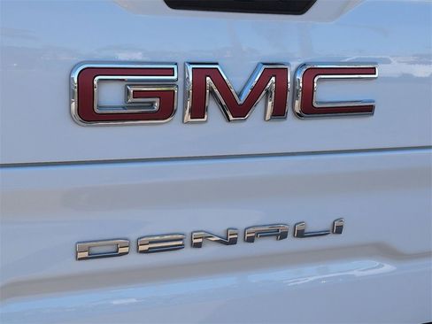 Certified 2022 GMC Sierra 1500 Denali image 33