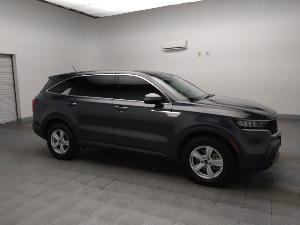 Used 2023 Kia Sorento LX FWD image 11