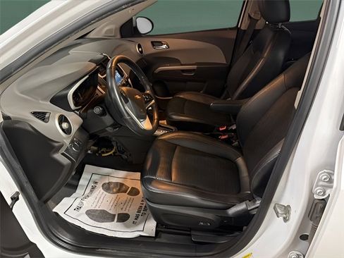 Used 2020 Chevrolet Sonic Premier image 12