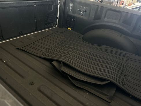 Used 2022 Ford F150 Lightning Lariat image 20