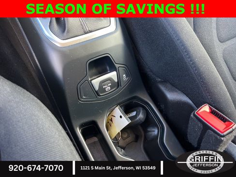 Used 2019 Jeep Renegade Latitude w/ Cold Weather Group image 26