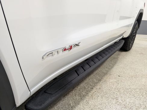 Used 2023 GMC Sierra 1500 AT4X image 9