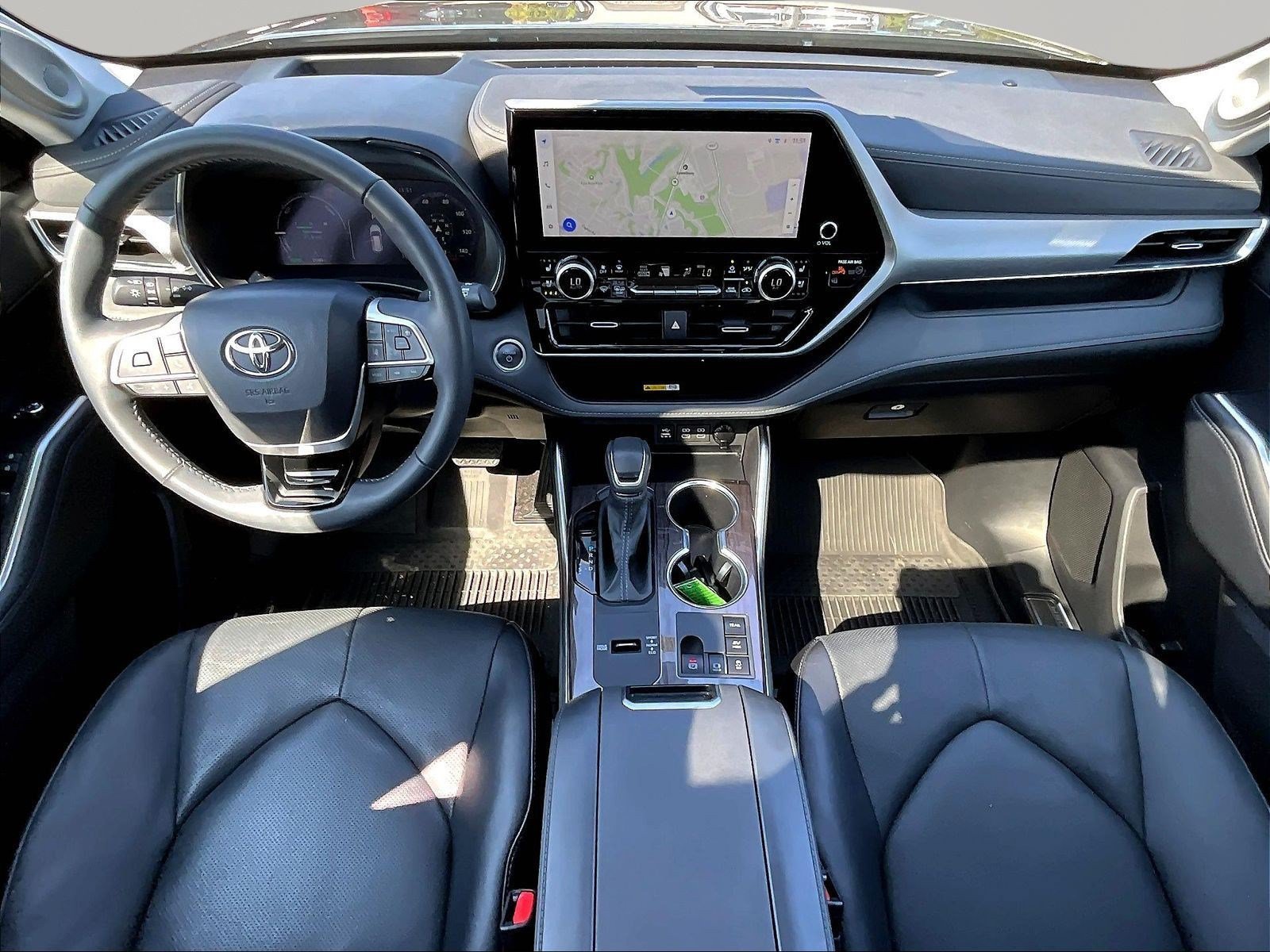 Used 2025 Toyota Highlander Platinum AWD/4WD image 7