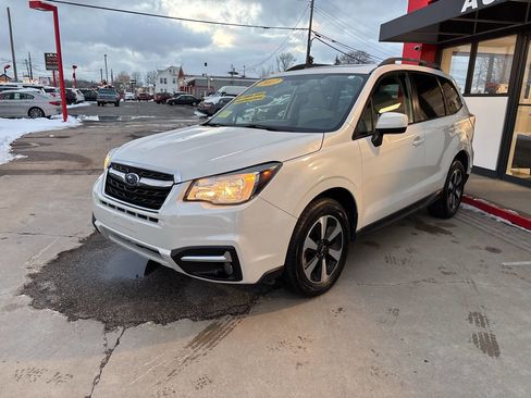 Used 2017 Subaru Forester 2.5i Premium image 9
