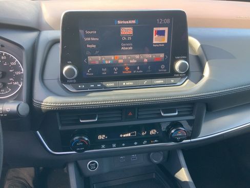 Used 2023 Nissan Rogue SV image 20