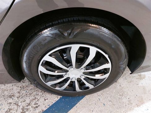 Used 2022 Toyota Camry LE image 31