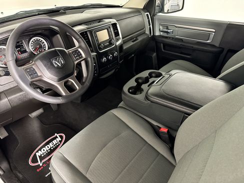 Used 2022 RAM 1500 Classic SLT AWD/4WD image 19