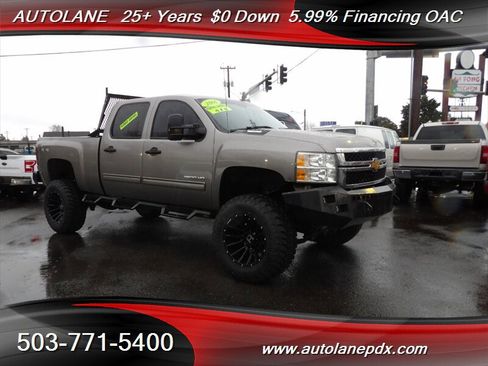Used 2013 Chevrolet Silverado 2500 LT w/ Interior Plus Package image 3