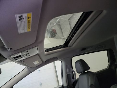 Certified 2024 Honda Odyssey EX-L image 24