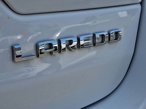 Used 2023 Jeep Grand Cherokee Laredo w/ Luxury Tech Group I AWD/4WD image 30