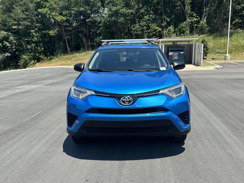 Used 2016 Toyota RAV4 LE FWD image 2