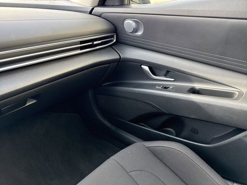 Certified 2023 Hyundai Elantra SEL image 24