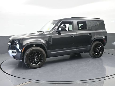 Used 2025 Land Rover Defender 110 S AWD/4WD image 2