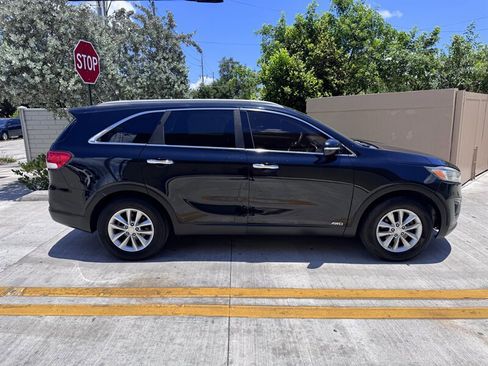 Used 2016 Kia Sorento AWD image 4