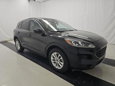 Used 2020 Ford Escape SE image 1