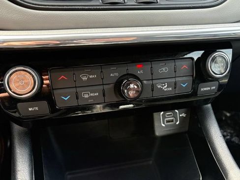 Used 2022 Jeep Compass Limited w/ Elite Group AWD/4WD image 36