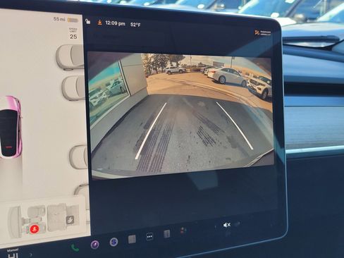 Used 2022 Tesla Model Y Long Range image 27