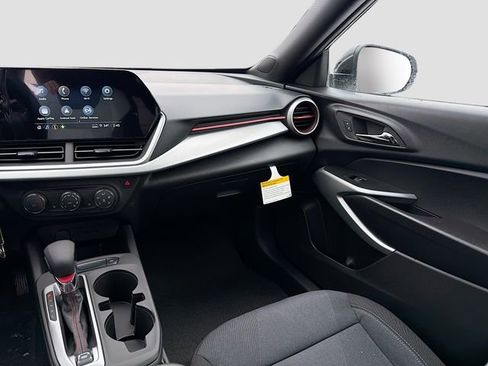 New 2026 Chevrolet Trax RS w/ Sunroof Package image 23