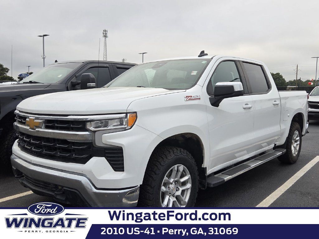 Used 2025 Chevrolet Silverado 1500 LT AWD/4WD image 1
