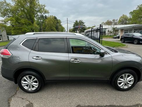 Used 2016 Nissan Rogue SV w/ SV Premium Package AWD/4WD image 4