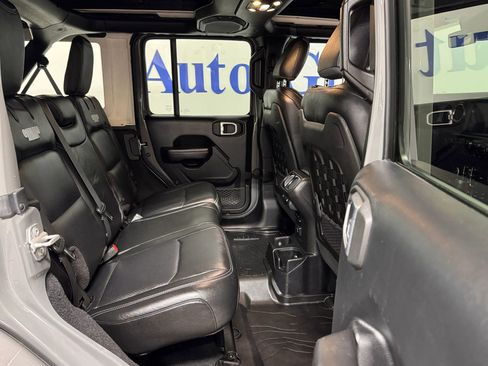 Used 2019 Jeep Wrangler Unlimited Rubicon image 16