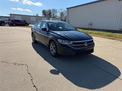 Used 2024 Volkswagen Jetta SE