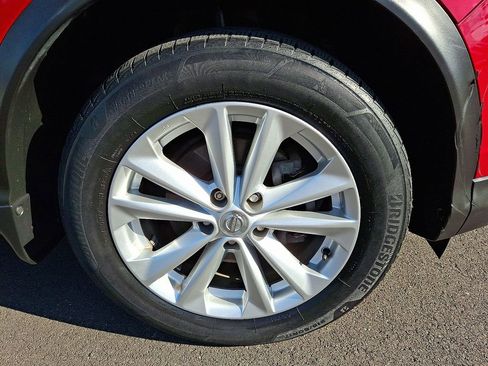 Certified 2018 Nissan Rogue Sport SV image 8