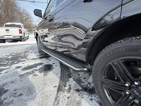 Used 2021 Ford Expedition XLT image 9