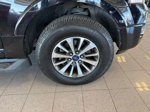 Used 2016 Ford Expedition XLT image 10