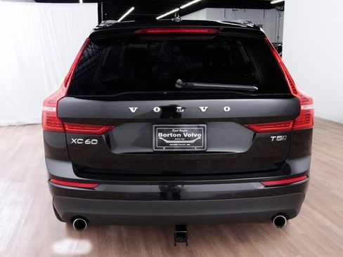Used 2019 Volvo XC60 T5 Momentum w/ Premium Package image 4