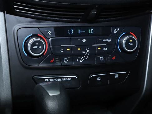 Used 2017 Ford Escape SE w/ Equipment Group 201A FWD image 28