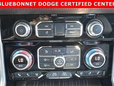 Used 2022 GMC Yukon Denali AWD/4WD image 21