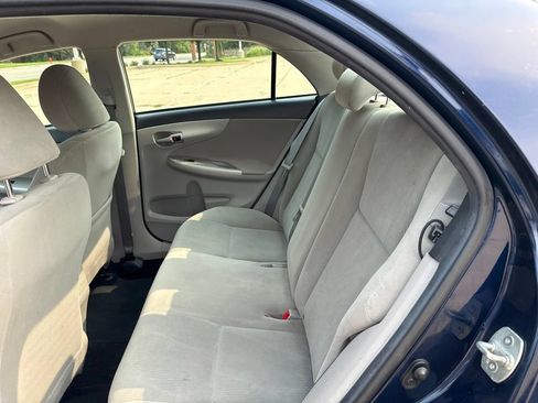 Used 2012 Toyota Corolla LE FWD image 18