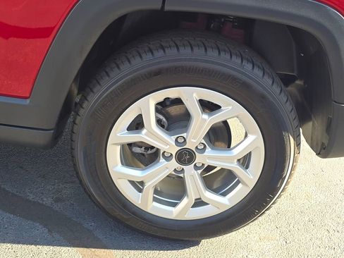 Used 2025 Jeep Compass Latitude image 10