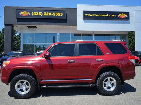 Used 2012 Toyota 4Runner SR5 w/ Convenience Pkg AWD/4WD image 2