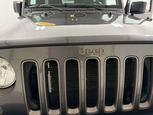 Used 2018 Jeep Wrangler Unlimited Sport w/ Dual Top Group AWD/4WD image 39