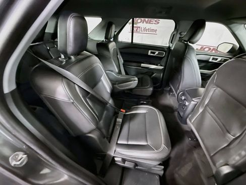 Used 2021 Ford Explorer XLT w/ Equipment Group 202A AWD/4WD image 32