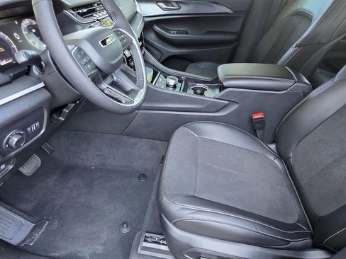 New 2025 Jeep Grand Cherokee L Altitude AWD/4WD image 7
