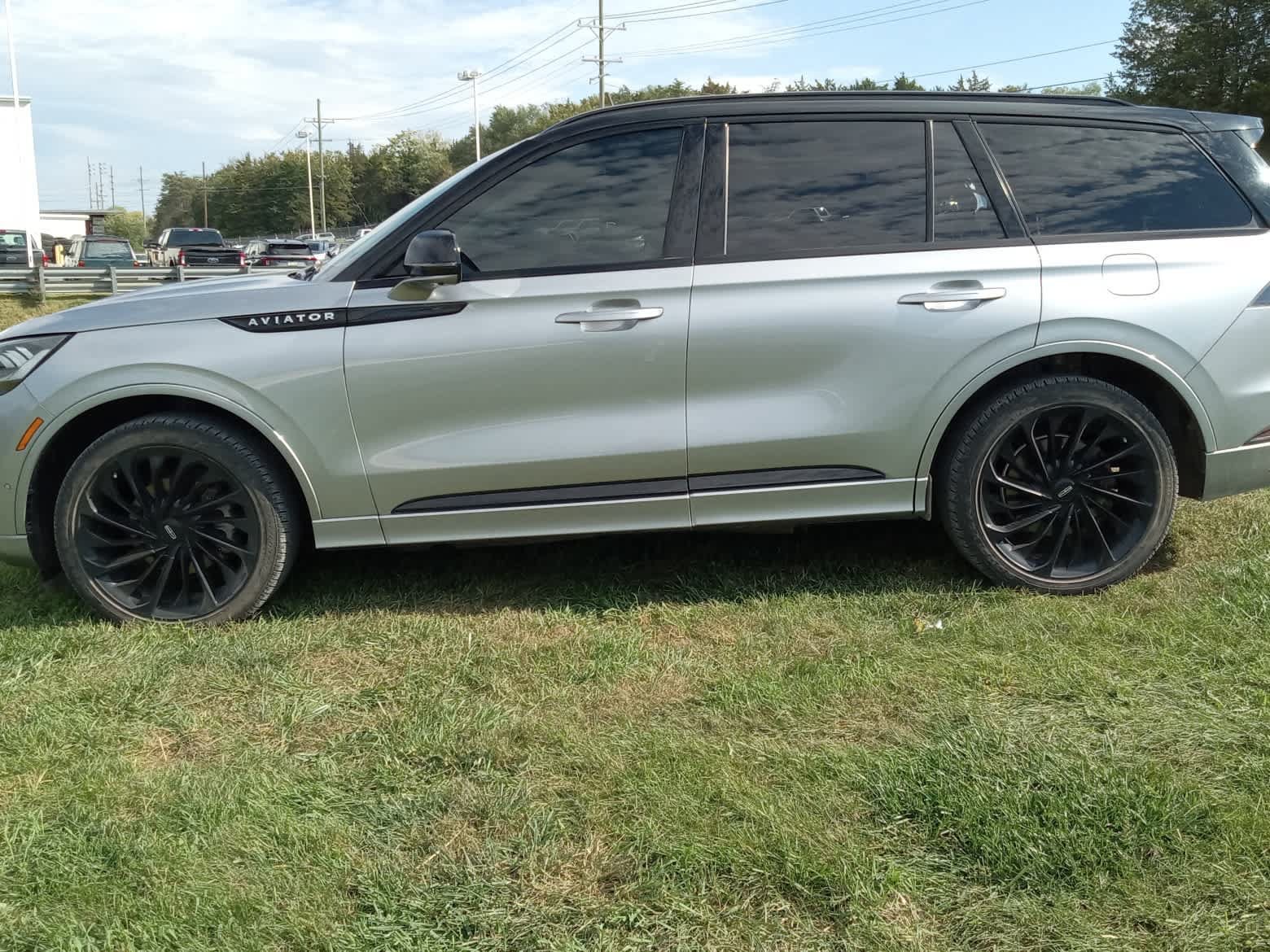 Used 2023 Lincoln Aviator Reserve w/ Jet Package AWD/4WD image 4